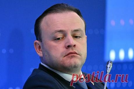 В Госдуму внесли законопроект о запрете на приближение. Депутаты от «Новых людей» Владислав Даванков, Сардана Авксентьева и Ксения Горячева внесли в Госдуму законопроект о запрете на приближение. Они предлагают добавить в ГК РФ новую статью 14.1 («Запрет приближаться и (или) запрет других контактов нарушителя с гражданином»). Пока суд может запретить преследователю звонить.