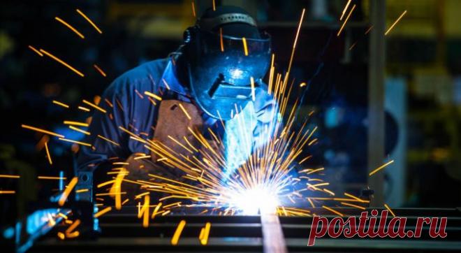 Автоматизация сварочных процессов: работа сварщиков в деталях

Автоматизация сварочного оборудования – процесс, непосредственно связанный с прогрессивным развитием производства, т. е. с повышением производительности труда. Механизация сварочного производства позволяет добиться колоссальных успехов, если правильно ее применить.