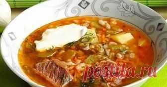 Рассольник с перловкой. Рецепт Сварить говяжий бульон.
