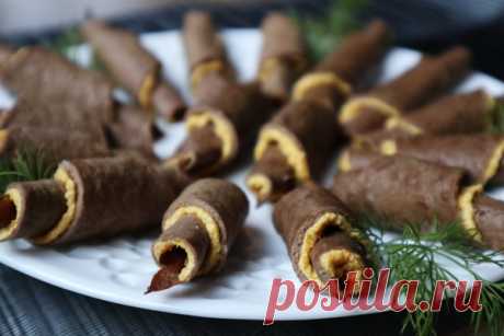Закуска из печени с необычной начинкой! Обязательно стоит попробовать! 
Всем большой привет! Делюсь с Вами рецептом необыкновенно красивой и очень вкусной закуски из печени с потрясающей начинкой! Даже те, кто не любит печень, в таком виде, едят ее с огромным удовольстви…