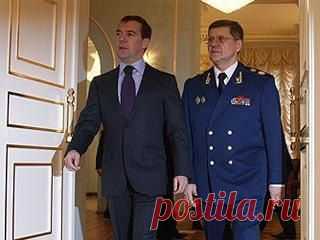 ФОТОСТРАНА: ТАМ, ГДЕ ПЕРЕСЕКАЮТСЯ ПОЛИТИКА И ЗАКОН...