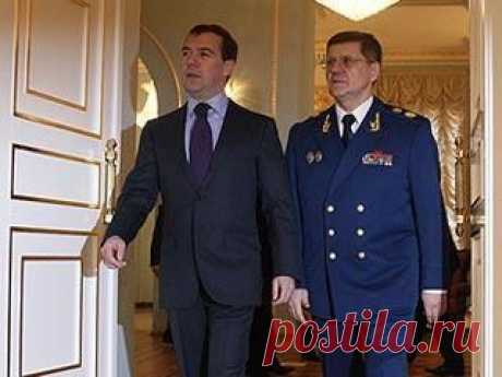 ФОТОСТРАНА: ТАМ, ГДЕ ПЕРЕСЕКАЮТСЯ ПОЛИТИКА И ЗАКОН...