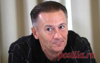 В театре им. Ермоловой сообщили, что Меньшиков не собирается покидать пост худрука. Олег Меньшиков ушел с поста директора театра в июне