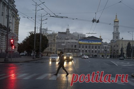 В Харькове переименовали улицы в честь командиров ВСУ. Власти Харькова приняли решение переименовать несколько городских улиц в честь погибших командиров и бойцов Вооруженных сил Украины (ВСУ). Об этом сообщил мэр города Игорь Терехов. Например, по его словам, улица Плехановская теперь будет носить имя добровольца нацбатальонов Георгия Тарасенко.