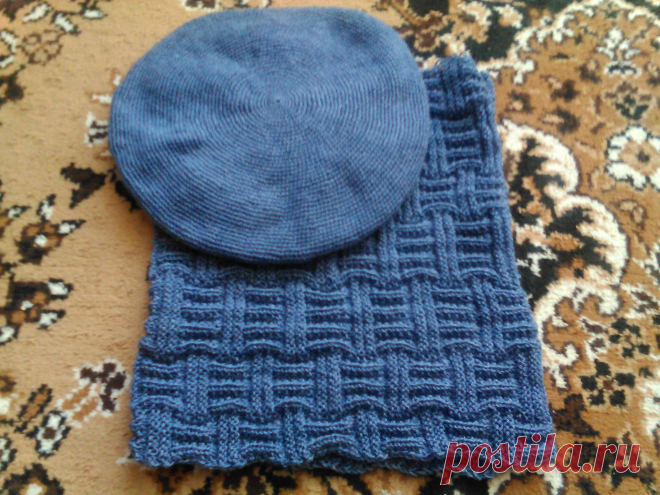 Берет шерстяной-крючком,