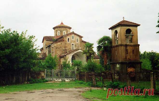 Лыхны. Церковь Успения Пресвятой Богородицы, фотография.