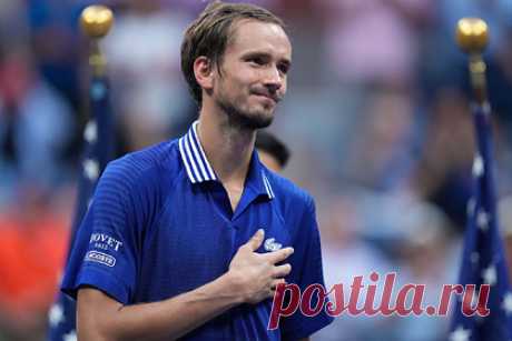 Назван гонорар Медведева за победу на US Open. Российский теннисист Даниил Медведев заработал 2,5 миллиона долларов за победу в финале Открытого чемпионата США (US Open). В решающем матче 25-летний россиянин оказался сильнее первой ракетки мира, серба Новака Джоковича. Тот, в свою очередь, получит 1,25 миллиона долларов.