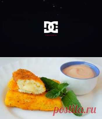 Сырные палочки в картофеле.