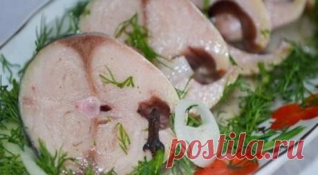 Скумбрия маринованная в яблочном соусе с пряностями