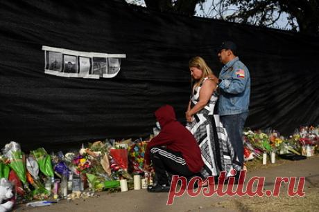Стало известно о причинах смерти десяти человек на концерте Трэвиса Скотта. Стало известно о причинах смерти девяти человек на выступлении рэпера Трэвиса Скотта на фестивале Astroworld. Патологоанатомы заявили, что девять из десяти пострадавших на концерте умерли от асфиксии, которая наступила из-за того, что они попали в давку. Десятый погибший скончался от алкоголя и наркотиков.