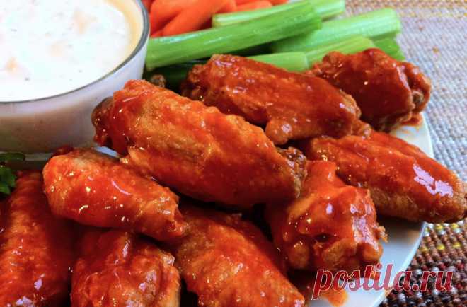 Классические крылышки-буффало.