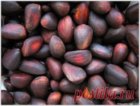 ОТ МИОМЫ И КИСТЫ НАСТОЙКА ИЗ КЕДРОВЫХ ОРЕШКОВ
Настойка из кедровых сибирских орешков лечит миому матки и кисту яичников. 
Приготовление настойки: 
Один стакан кедровых орешков вместе с кожурой и ядрами залить 0,5 литра водки (или разведённого спирта), настоять 2 недели в тёмном месте, периодически встряхивая. Приём настойки: По одной столовой ложке настойки три раза в день, за 30 минут до еды. Можно развести в 40 мл. воды. Лечение длительное, 3-6 месяцев. В идеале надо выпить 6 бутылок, но мн