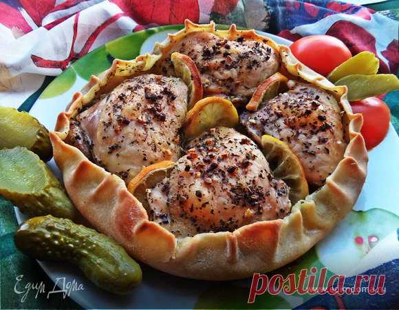 Курочка, запеченная в съедобной тарелке -Основные
куриные бедра-770 г
чеснок-6 зубчиков
базилик сушеный-1 ст. л.
оливковое масло-4 ст. л.
соль крупного помола-1 ч. л.
тесто бездрожжевое-200 г
помидоры вяленые-½ ч. л.
перец чили сухой-по вкусу
перец-½ ч. л.
лимоны-¼ шт.