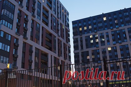 Россиянам назвали сроки расселения из ветхого жилья. Премьер-министр Михаил Мишустин заявил, что в ближайшие два года в России будет расселено аварийное жилье, признанное непригодным к проживанию до 1 января 2017 года. При этом он отметил, что 14 российских субъектов уже справились с этой задачей, а 40 завершат расселение в этом году.