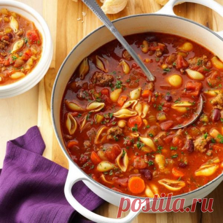 👌 Паста э фаджоли - итальянский суп с макаронами и фасолью, рецепты с фото Вкусный рецепт Паста э фаджоли - итальянский суп с макаронами и фасолью, пошаговый, с фото и отзывами 👍 Суп с макаронами, Итальянский суп, Итальянская кухня, Блюда из говяжьего фарша, Блюда из фасоли