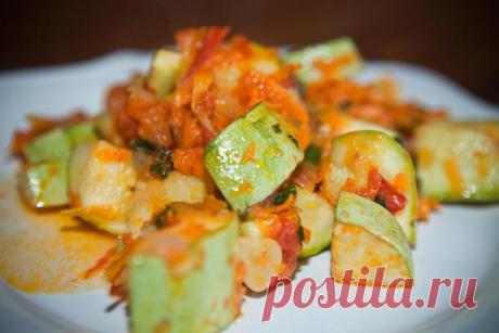 Кабачки тушеные с морковью и луком / Простые рецепты