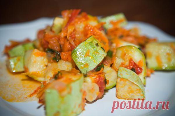 Кабачки тушеные с морковью и луком / Простые рецепты