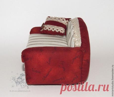 диван для кукол - бордовый,Диван для кукол,диван для куклы,диван в кукольный дом