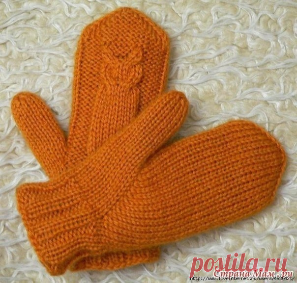 Вяжем теплые рукавицы спицами