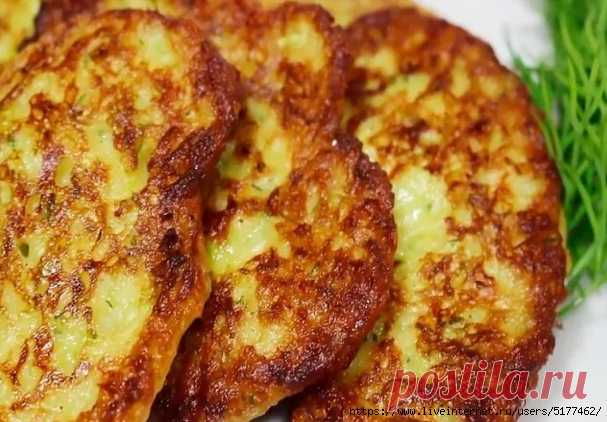 ОЛАДЬИ ИЗ КАБАЧКОВ С СЫРОМ И ЧЕСНОКОМ
