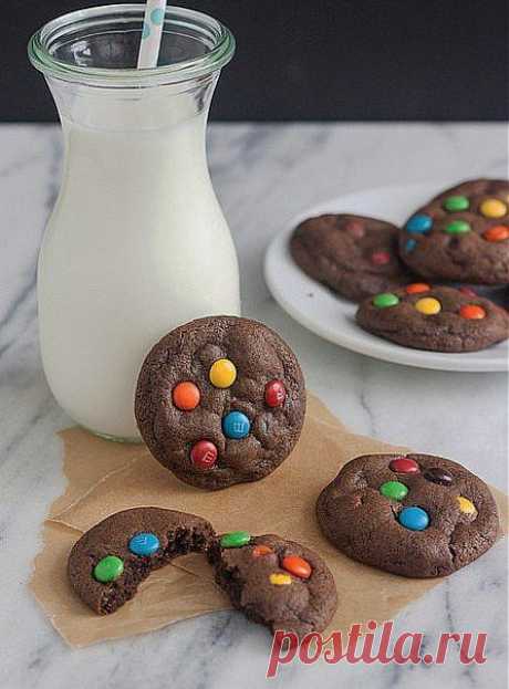 Мягкое шоколадное печенье с M&amp;M's