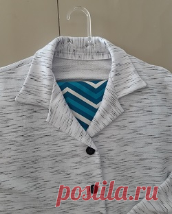 Vídeo: costura e acabamento blusa pijama gola esporte - Marlene Mukai Molde de Pijama gola esporte adulto: marlenemukai.com.br/pijama-unisex-gola-esporte Molde de Pijama Gola esporte infantil: marlenemukaimoldeinfantil.com.br/pijama-unisex-gola-esporte Livros de modelagem a venda nos sites: https://www.maximustecidos.com.br/livros-marlene-mukai-s9446514/ https://clubedeautores.com.br/books/search?utf8=%E2%9C%93&where=books&what=mukai&sort=&topic_id= Para quem mora em Portu...