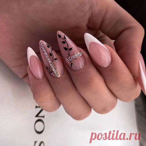 Стильные ногти с веточками