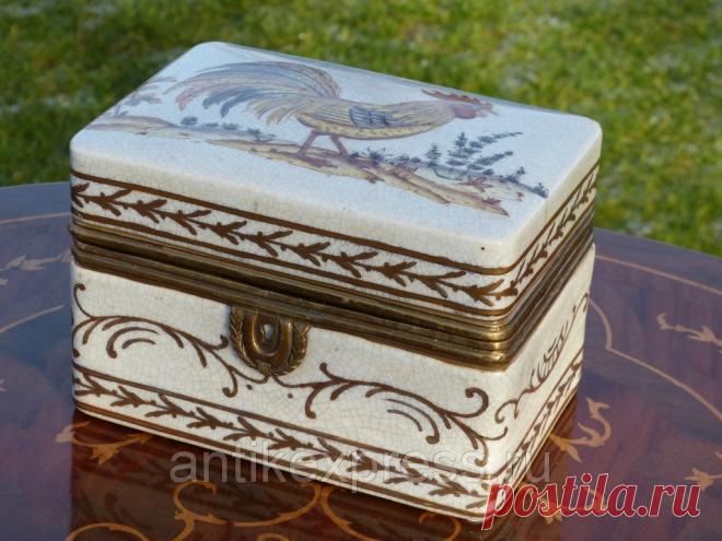 Старинная шкатулка