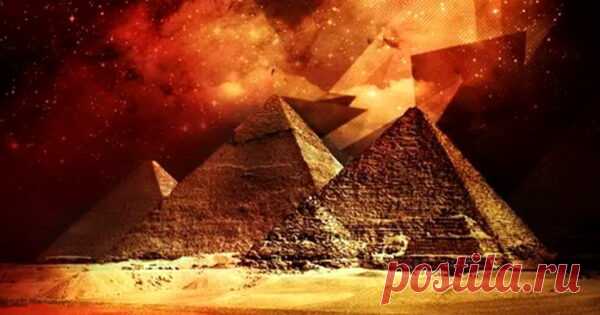 Тайна пирамиды Хеопса: как и зачем строилось великое сооружение Согласно древним традициям для усопших нужно было строить богатые гробницы. На плато Гиза расположена самая большая из них — пирамида Хуфу, наследие фараона Хеопса и одно из чудес света. Уже 4500 лет сооружение остается самой величественной постройкой на планете. Команда археологов с помощью...