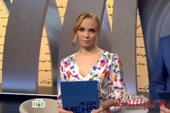 Татьяна Арнтгольц ушла из программы «Жди меня» спустя пять лет. Ее место заняла артистка Алена Бабенко.