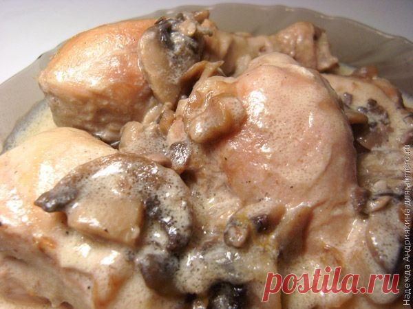 👌 Куриные голени с грибами в крем-соусе, рецепты с фото Соусы и подливки к мясу в моей семье очень любят. Каждый раз я стараюсь приготовить разные соусы: то мягкие и нежные, то пикантные и острые. Соусы, бывает, подаю отдельно, а иногда...