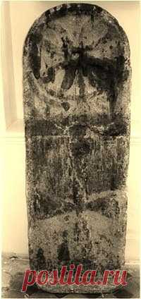 АРМЕНИЯ - КОЛЫБЕЛЬ ЦИВИЛИЗАЦИИ

Анийский хачкар VI века из древнего армянского города Ани, находится на хранении в самом старом здании города Ростова-на-Дону, армянской церкви Сурб Хач.