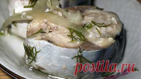 Скумбрия маринованная, пальчики оближешь.