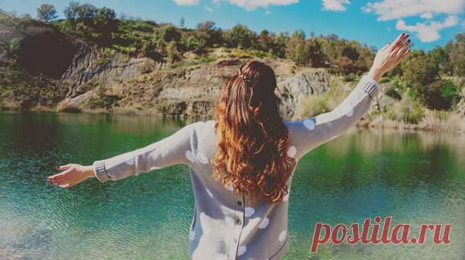 Счастье не миф. Простые ответы на один из самых сложных вопросов. Наши читатели поделились своими мыслями о том, что такое счастье. Мнений оказалось очень много: от мира во всем мире и здоровья близких, до солнечных лучей, свежезаваренного чая и мурлыканья кота. Делимся — P.S.: С 24 апреля по 7 мая скидка на все бумажные книги на сайте МИФа — 20%, на электронные — 30%. Любые из 1747 книг МИФа готовы составить вам компанию на майские праздники :-)