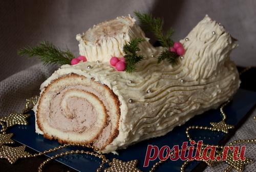 Рулет “Рождественское полено” с кремом из белого шоколада на Вкусном Блоге Обещала – получайте! Наконец-то у меня дошли до него руки 🙂 Рождественское полено – это традиционная выпечка во Франции и в Бельгии. Вариантов существует множество. Я предлагаю вам кремовый рулет на основе классического бисквита. Готовить этот торт немного хлопотно, но бывали в моей практике торты и посложнее. Готовим бисквит. Яйца…