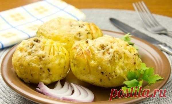 8 СЕКРЕТОВ ВКУСНОГО КАРТОФЕЛЯ!

1. Отварной картофель будет вкуснее, если добавить в воду 3–4 штуки...
2. Чтобы на старом картофеле при варке не появились синие пятна, в воду нужно добавить...
3. Картофель быстрее сварится, если в воду добавить ложку...

Смотрите дальше...➨