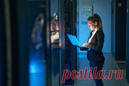 Футуролог высказался о возможности интеграции человека и ИИ. Футуролог Александр Кононов заявил, что одной из главных угроз искусственного интеллекта может стать то, что он выйдет из повиновения человека и начнет вести себя враждебным образом. Решением может стать интеграция людей с ИИ с помощью современных технологий, работа над которыми уже ведется.