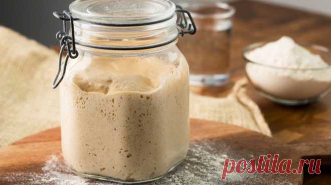 Lievito madre Ricetta Lievito madre: Il lievito madre è un impasto già fermentato che con il giusto contenuto di batteri lattici e la giusta acidità farà ottenere dei prodotti  genuini.