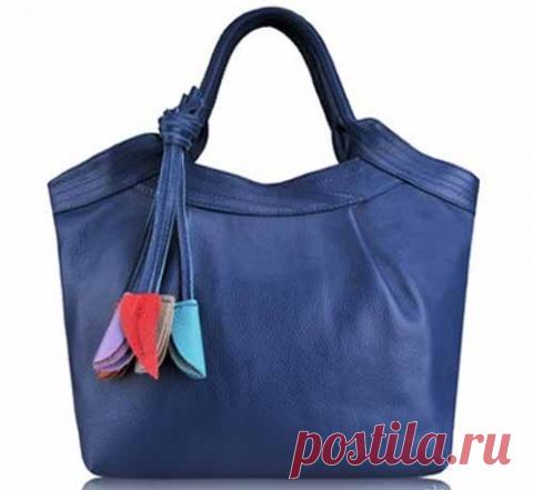 Выкройка сумочки из кожи 
Такую сумку можно сшить даже из старой кожаной одежды. Ведь есть же вещи, которые вышли из моды, выбросить жалко, а отдать некому. Воспользуйтесь этой выкройкой и сшейте такую сумочку из кожи. Она мо…