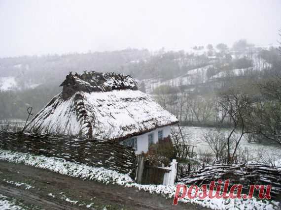 15 глиняных домов, которые простояли под соломенной крышей по 100-300 лет