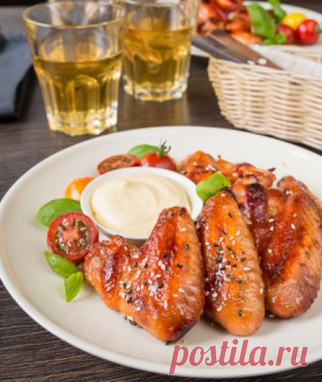 Острые медовые крылышки на Вкусном Блоге Мед в сочетании с соевым соусом дает при запекании удивительно красивую румяную корочку на курице, мясе и других продуктах. В этом можно в очередной раз убедиться, если приготовить крылышки по этому рецепту 😉 Вкусные, пикантные и очень красивые. Предлагаю не тянуть, а перейти уже к готовке в конце концов 🙂…