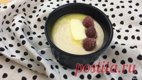 Манная каша без комочков Сегодня хочу поделиться с вами рецептом манной каши без комочков. Возможно вы так и готовите, но после того как мама удивленно у меня спросила: «А что так можно варить?», я решила поделиться, вдруг кому-то еще пригодиться.Ингредиенты:1. 100 мл холодного молока;2. 100 мл холодной воды;3. 1...