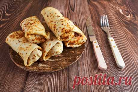 Фаршированные блины с мясом и капустой: рецепт — Лайфхакер Приготовьте фаршированные блины с мясом и капустой по этому рецепту. Начинка из свиного фарша и овощей получится вкусной и сочной.