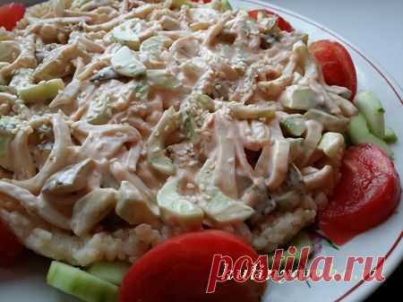 Закусочный торт-суши с кальмарами