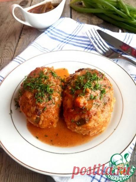 Ленивые фаршированные перцы
=Фарш мясной — 500 г
Рис (отварной. &quot;Ориент&quot; ТМ &quot;Мистраль&quot;) — 250 г
Лечо (или 250 гр. свежего перца + 250 гр. томатного сока(соуса)) — 500 г
Морковь — 1 шт
Лук репчатый — 1 шт
Специи (соль, смесь перцев)
Сметана — 2 ст. л.
Вода (по необходимости)
Масло растительное (для обжаривания) — 3 ст. л.