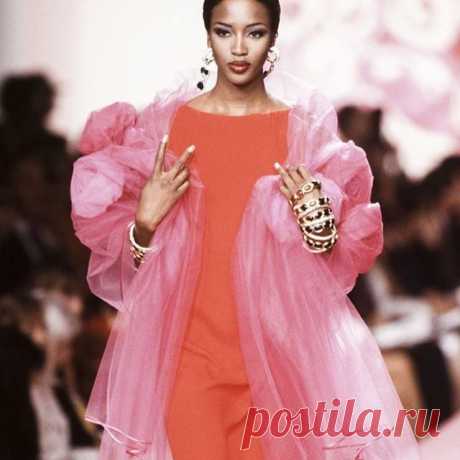 Naomi Campbell for Valentino Fall/Winter 1991