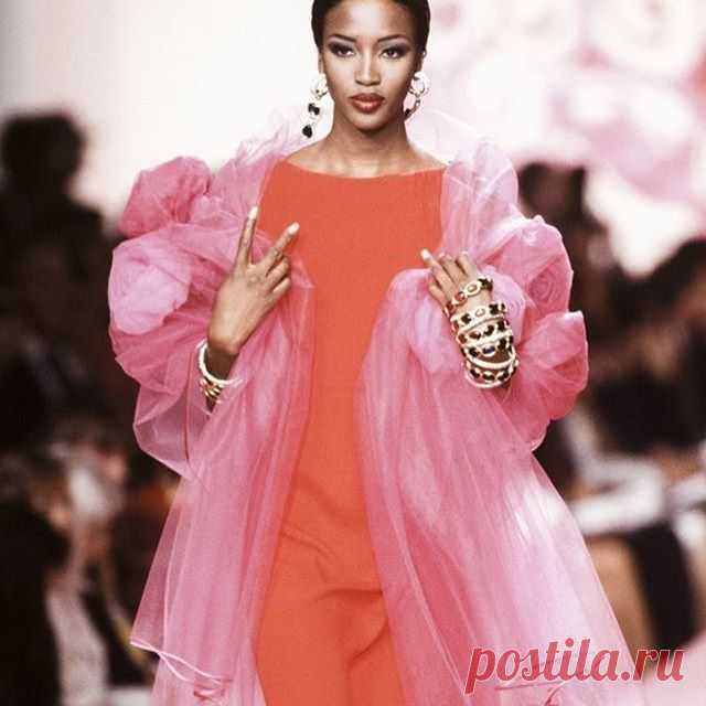 Naomi Campbell for Valentino Fall/Winter 1991