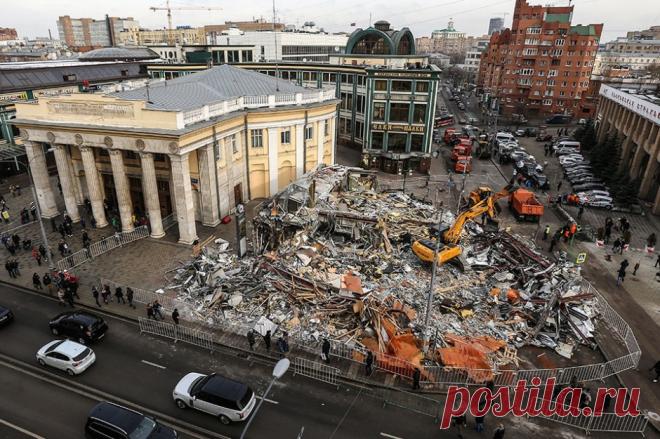 Москву освобождают от незаконных торговых палаток // НТВ.Ru
