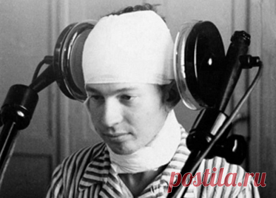 3 психологических закона, которые управляют людьми против их воли Бывает так, что человек не может изменить сложившуюся ситуацию. В таких случаях многие говорят: «Так сложились обстоятельства». И в самом деле психологи уже давно выявили законы, в соответствие с  которыми на людей оказывается воздействие помимо их воли. Однако кое-что изменить все-таки можно: достаточно увидеть причинно-следственные связи упомянутых выше обстоятельств.