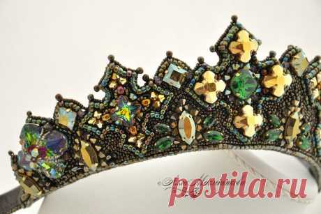 db30537c0be2d535e89b4ab96ek5--ukrasheniya-tiara-guinevere-s-kristallami.jpg (750×500)